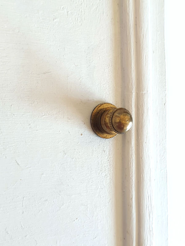 The finished brass door knob