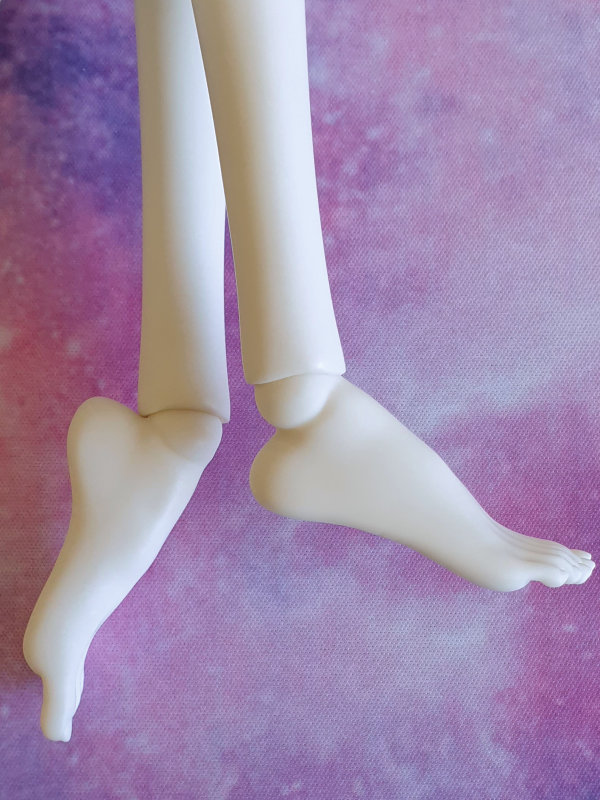 Pointed feet for Metis Doll